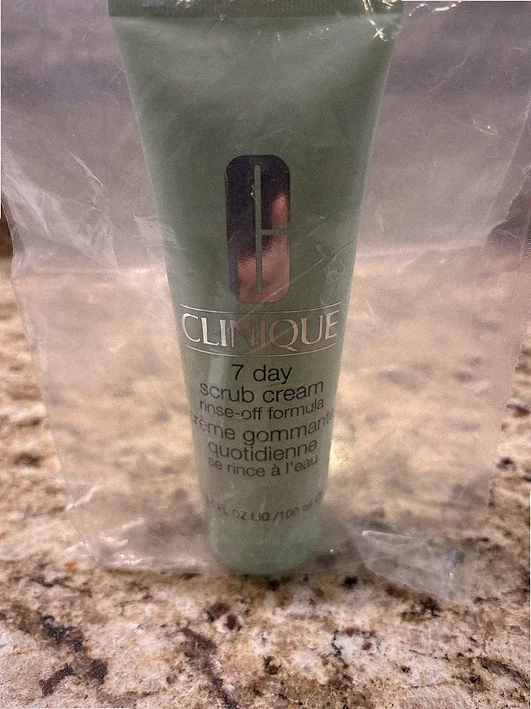 CLINIQUE / 7 Day Scrub Cream Rinse-off Formula 3.4 oz/100 mL NEW SEALED PACKAGE