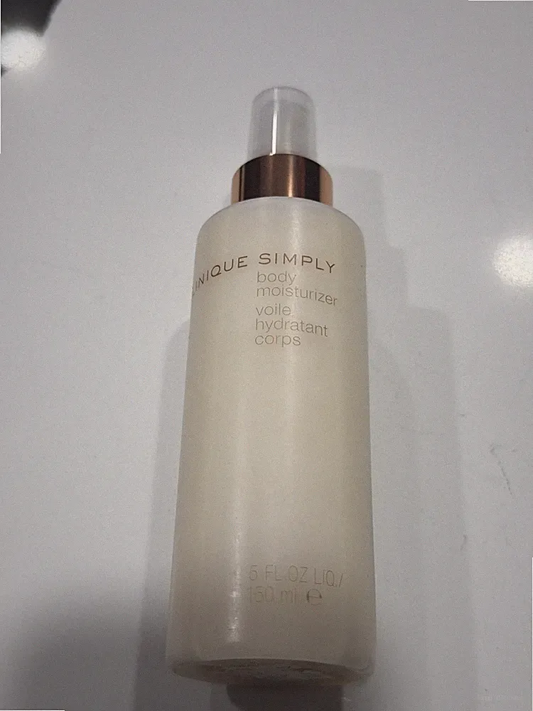 Clinique Simply 5 Oz. Moisturizing Body Spray