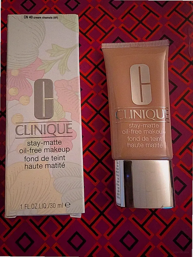Clinique Stay-Matte Oil-Free Makeup Shade CN 40 CREAM CHAMOIS (VF) NIB