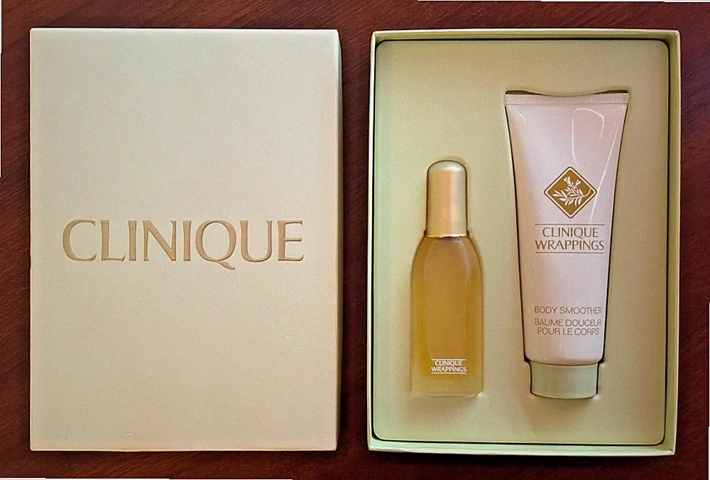Clinique Wrappings Women 2pc Set .85 oz Perfume + 3.4 oz Body Smoother Lotion